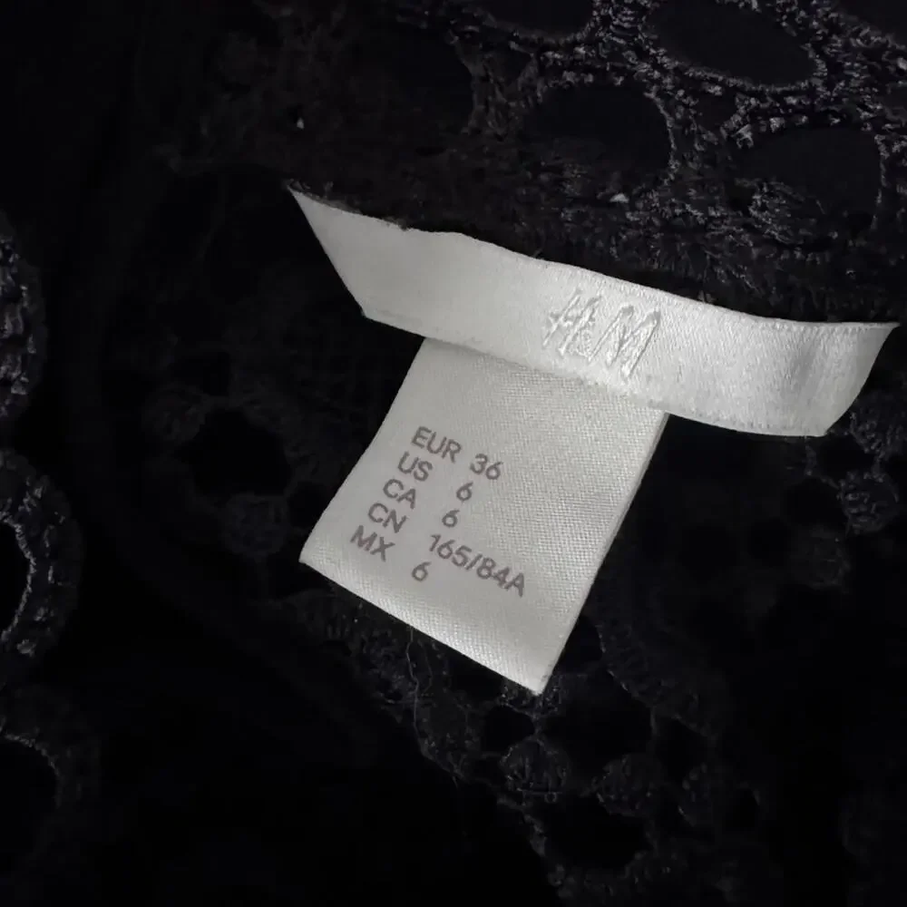 H&M armpit 16